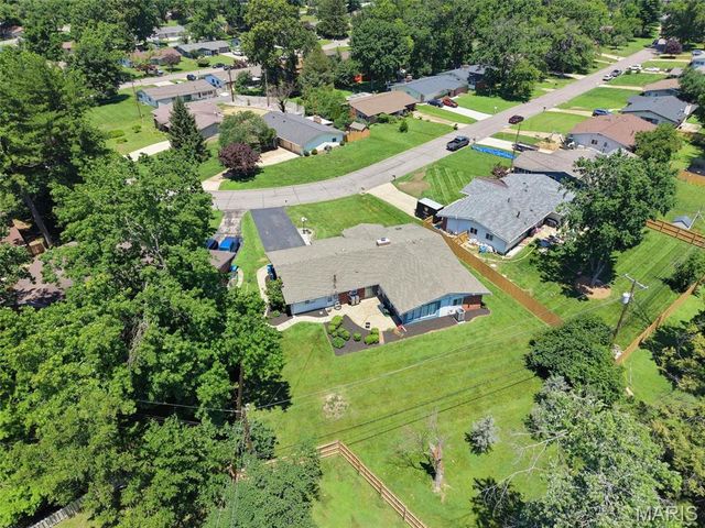1504 Papillon Drive, St Louis, MO 63146