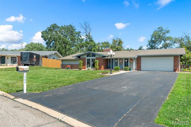 1504 Papillon Drive, St Louis, MO 63146