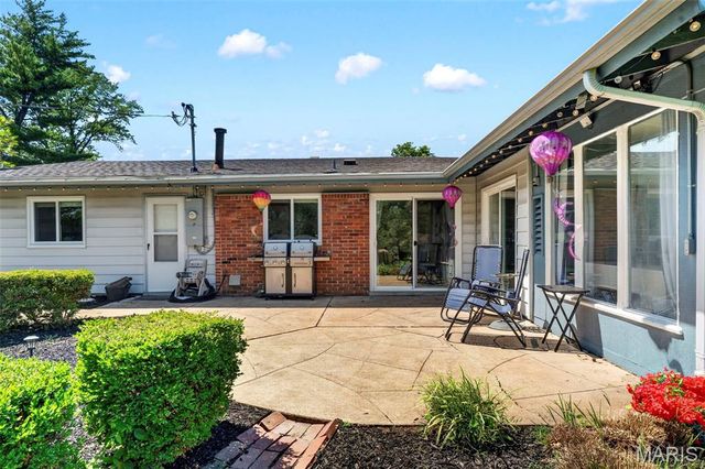 1504 Papillon Drive, St Louis, MO 63146