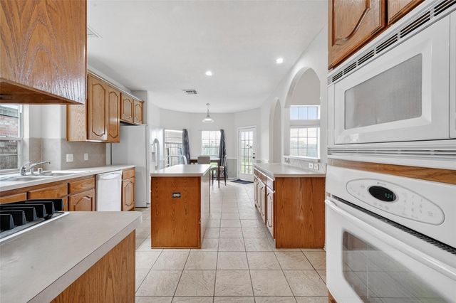 16615 Barrett Post Lane, Houston, TX 77095