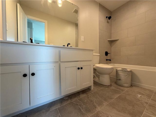 16871 W 164th Terrace, Olathe, KS 66062