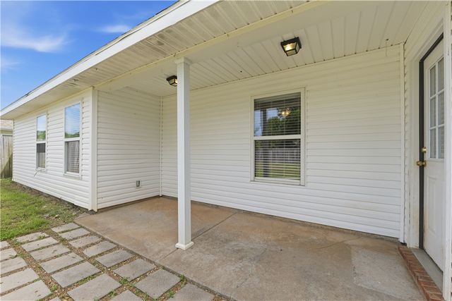 6208 Meadow Well Avenue, Bentonville, AR 72713