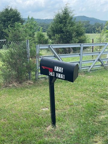 775 County Road 219, Berryville, AR 72616