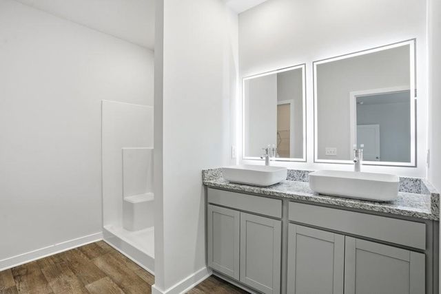 1555 SUNGROWN Way, Mcdonough, GA 30253