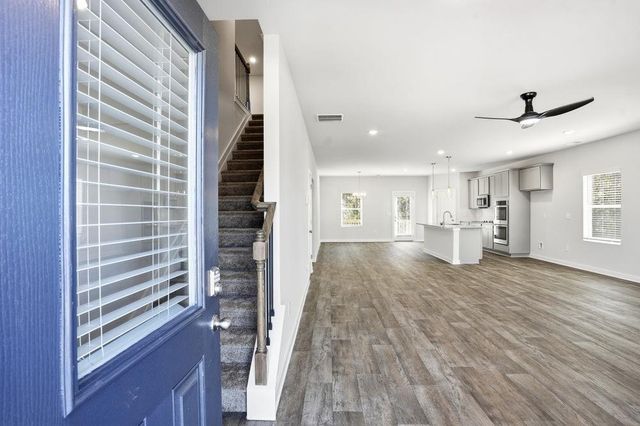 1555 SUNGROWN Way, Mcdonough, GA 30253