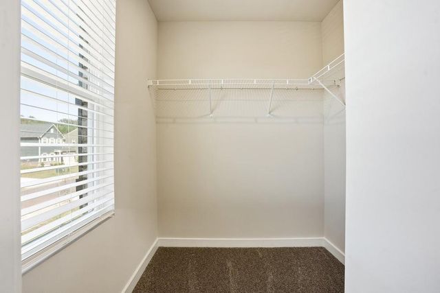1555 SUNGROWN Way, Mcdonough, GA 30253