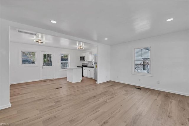 2200 Deep Creek BLVD, Portsmouth, VA 23704