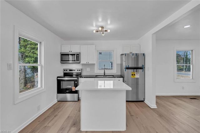 2200 Deep Creek BLVD, Portsmouth, VA 23704