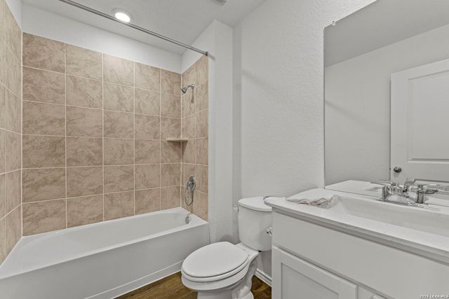 14727 Armstrong Fld, San Antonio, TX 78245