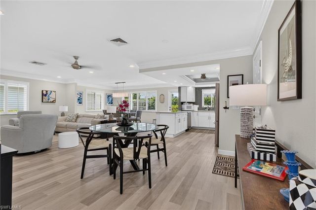 18 Rivard RD 9, Naples, FL 34112