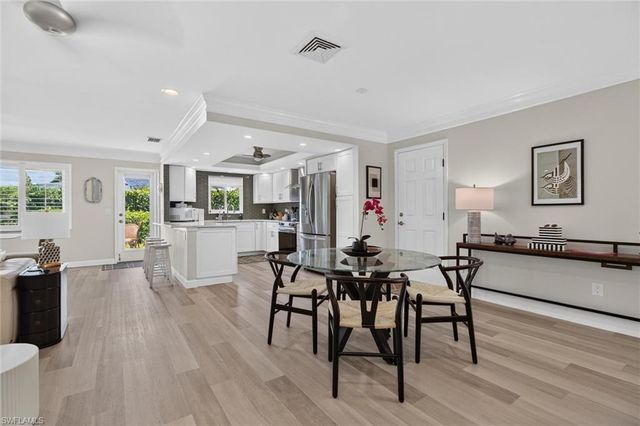 18 Rivard RD 9, Naples, FL 34112