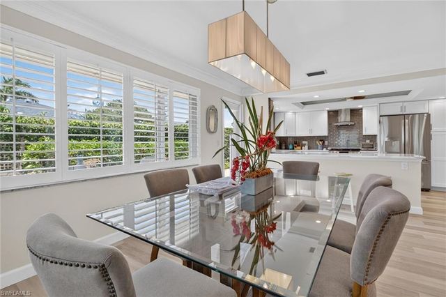 18 Rivard RD 9, Naples, FL 34112