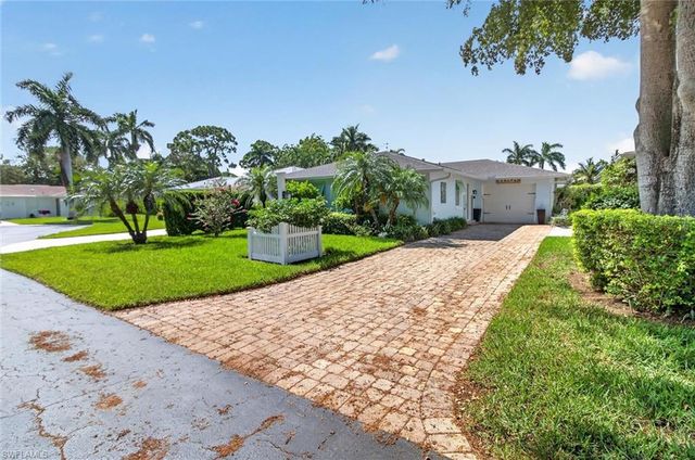 18 Rivard RD 9, Naples, FL 34112