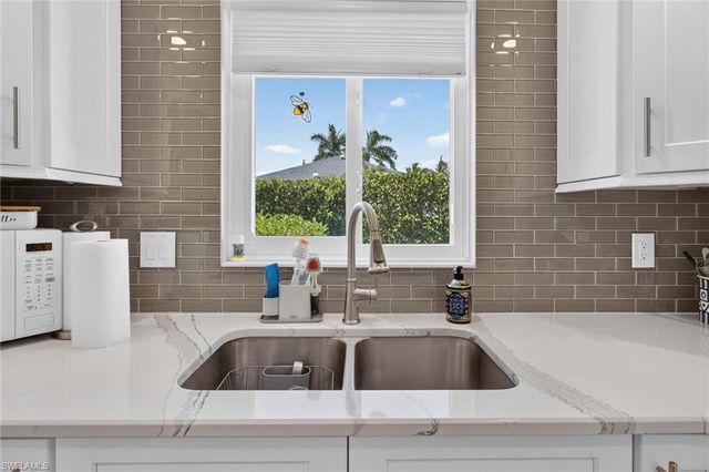 18 Rivard RD 9, Naples, FL 34112