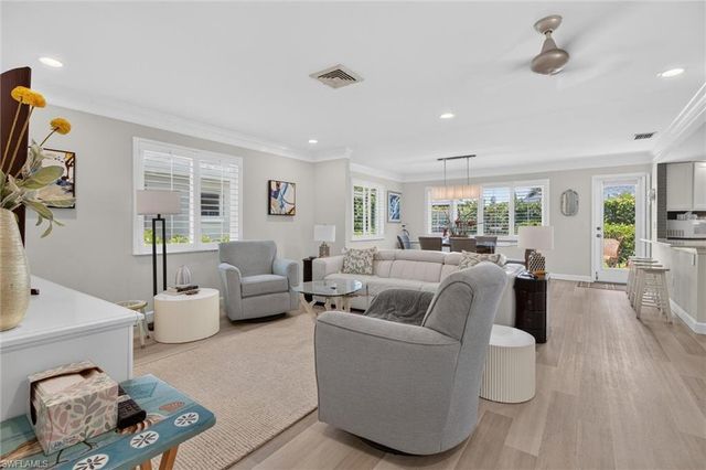 18 Rivard RD 9, Naples, FL 34112