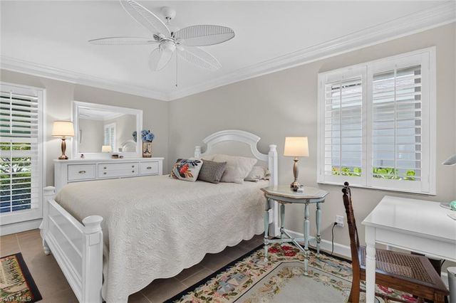 18 Rivard RD 9, Naples, FL 34112