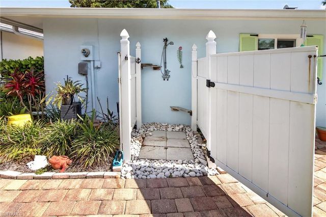 18 Rivard RD 9, Naples, FL 34112