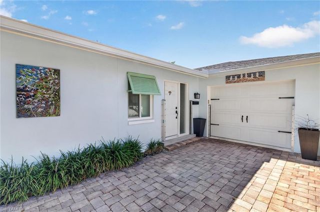 18 Rivard RD 9, Naples, FL 34112