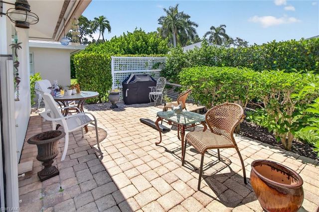 18 Rivard RD 9, Naples, FL 34112