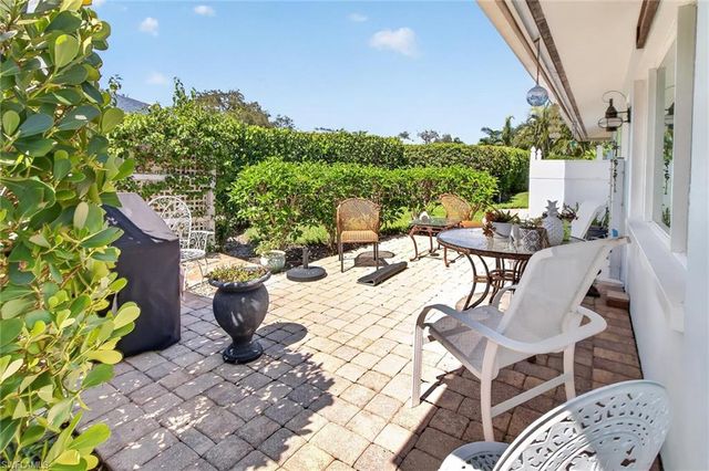 18 Rivard RD 9, Naples, FL 34112