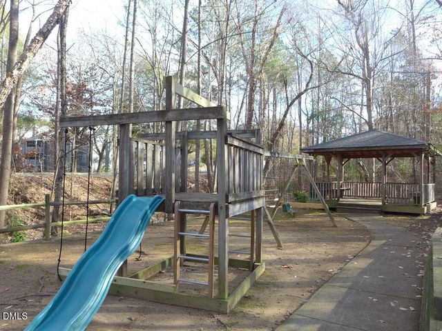 101 Rock Haven Road B206, Carrboro, NC 27510