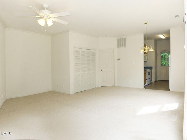101 Rock Haven Road B206, Carrboro, NC 27510