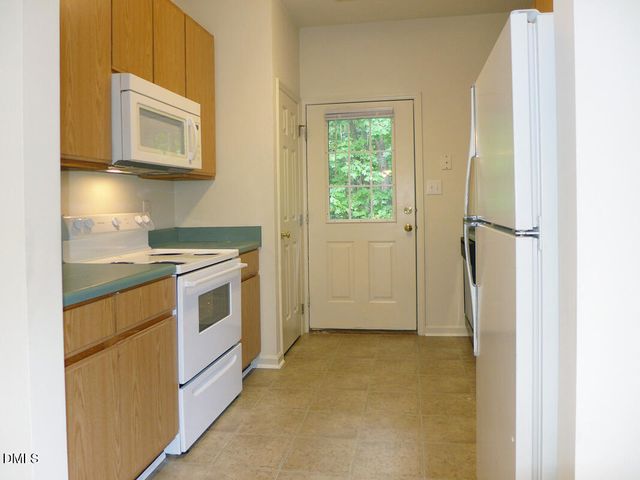 101 Rock Haven Road B206, Carrboro, NC 27510