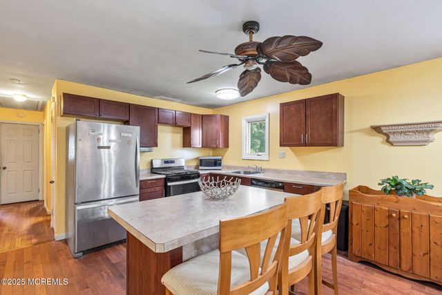 807 Bay Avenue, Toms River, NJ 08753