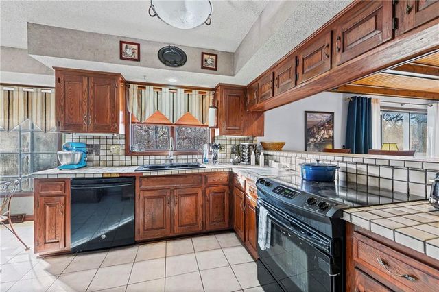 1910 NW 45th Street, Riverside, MO 64150