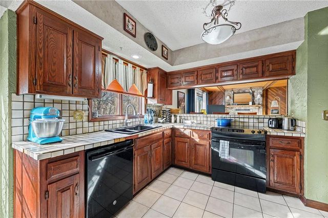 1910 NW 45th Street, Riverside, MO 64150