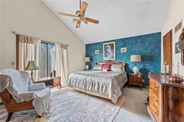 1910 NW 45th Street, Riverside, MO 64150