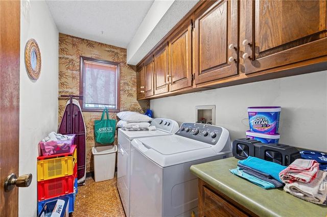 1910 NW 45th Street, Riverside, MO 64150