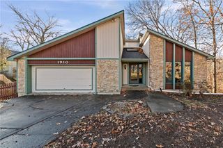 1910 NW 45th Street, Riverside, MO 64150