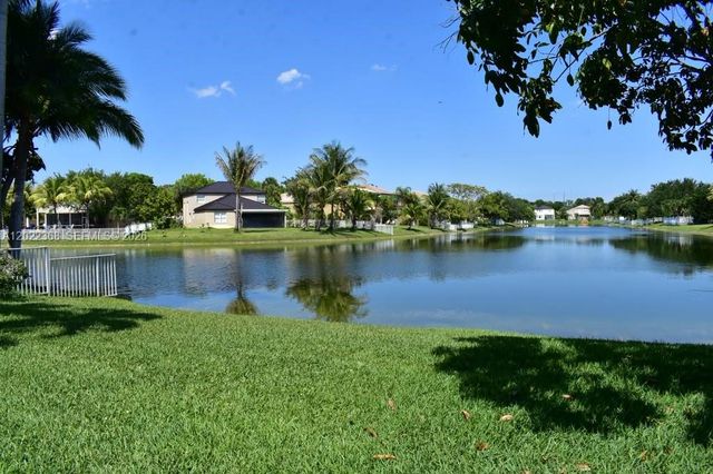 5273 SW 158th Ave, Miramar, FL 33027
