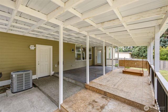 8111 113th Street Ct E, Puyallup, WA 98373