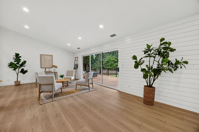 9 Fort Walker Dr, Hilton Head Island, SC 29928