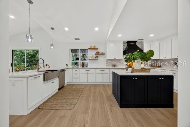 9 Fort Walker Dr, Hilton Head Island, SC 29928