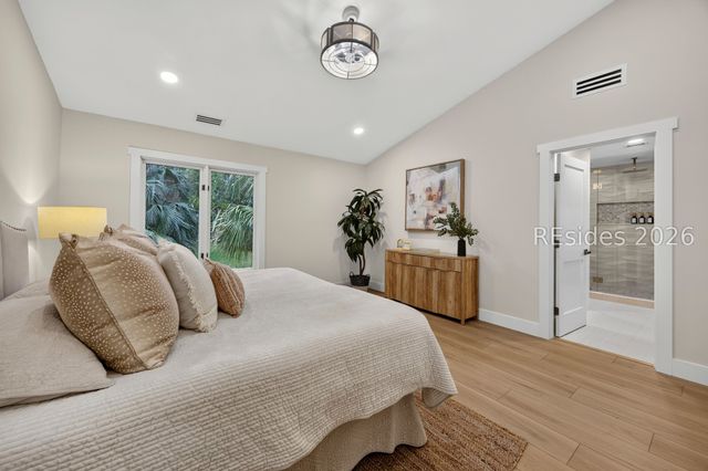 9 Fort Walker Dr, Hilton Head Island, SC 29928