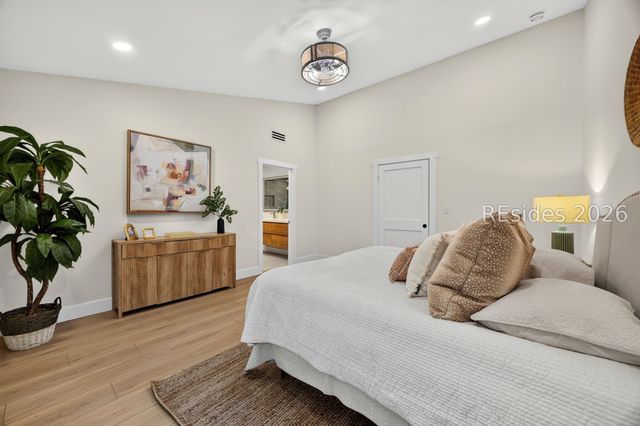 9 Fort Walker Dr, Hilton Head Island, SC 29928