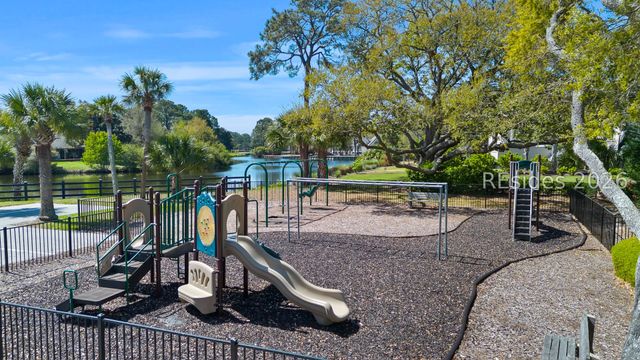 9 Fort Walker Dr, Hilton Head Island, SC 29928