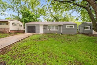 10711 Ewing Drive, Kansas City, MO 64134