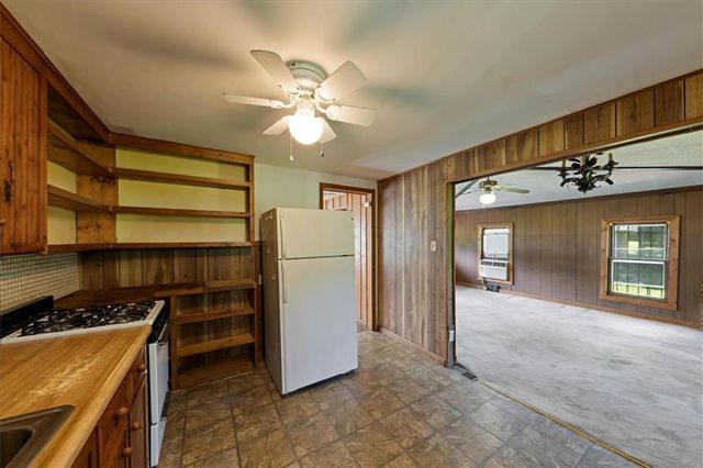 8425 Sterling Avenue, Kansas City, MO 64138
