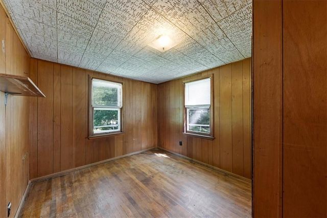 8425 Sterling Avenue, Kansas City, MO 64138