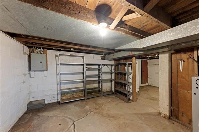 8425 Sterling Avenue, Kansas City, MO 64138