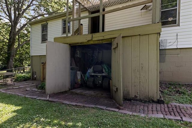 8425 Sterling Avenue, Kansas City, MO 64138