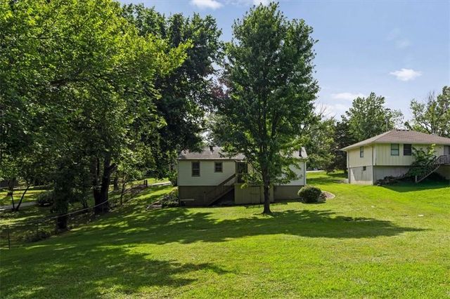 8425 Sterling Avenue, Kansas City, MO 64138