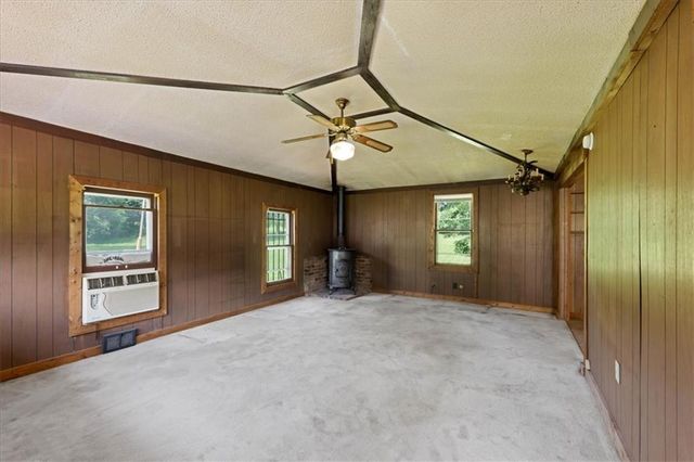 8425 Sterling Avenue, Kansas City, MO 64138