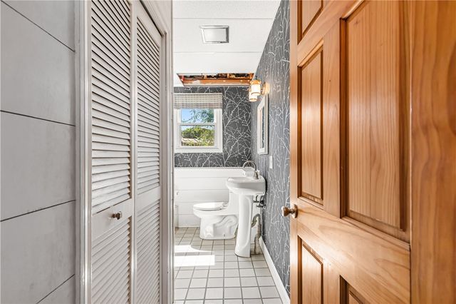 40 Fern Drive, Warren, RI 02885