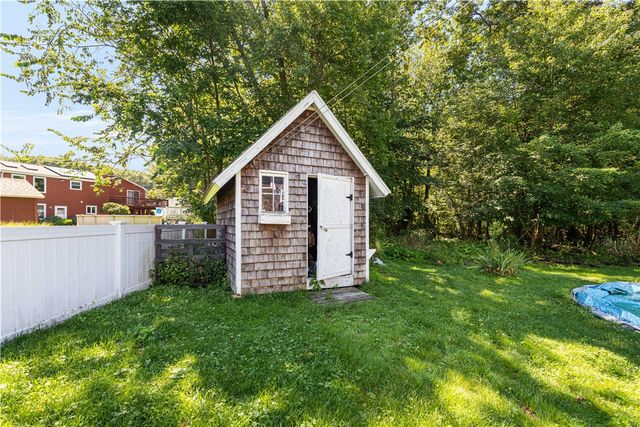 40 Fern Drive, Warren, RI 02885
