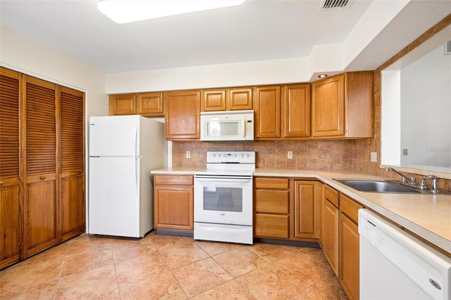 3002 CLUBVIEW DRIVE, Orlando, FL 32822